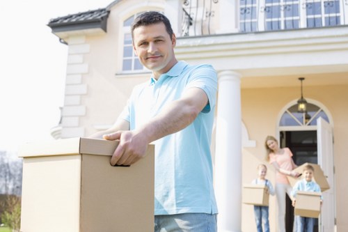 Flat move assistance in Manor House with stairs and access challenges
