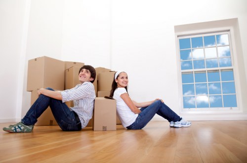 Removal van in Manorhouse ready for a local home move