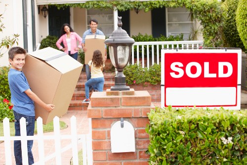 Spacious removal van service in Manorhouse for transporting furniture