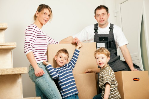 Flexible transport solution for moving furniture and boxes in Manorhouse